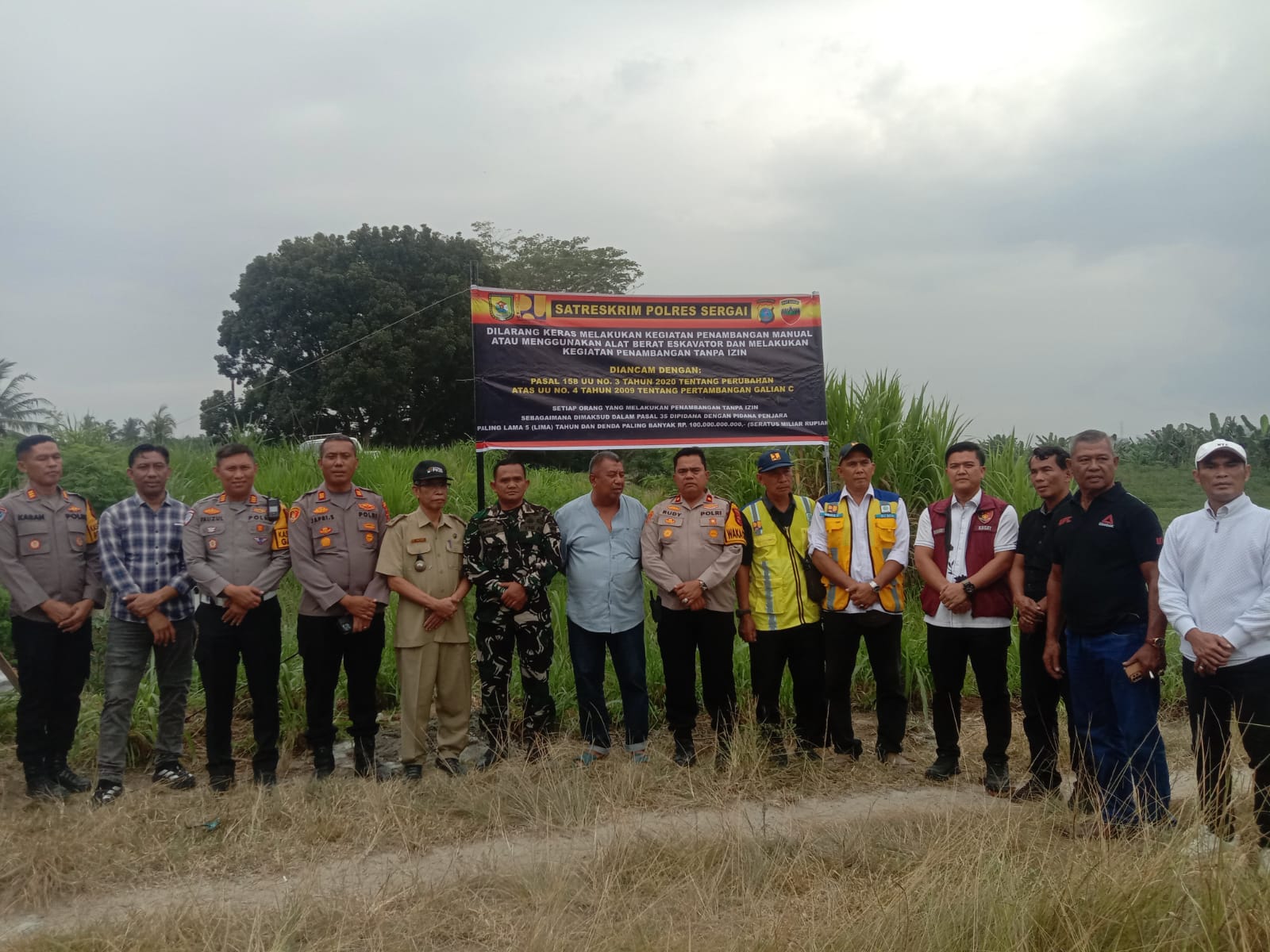 Cegah Aksi Galian C Ilegal, Polres Sergai Pasang Spanduk Himbauan Dan Rutinkan Patroli