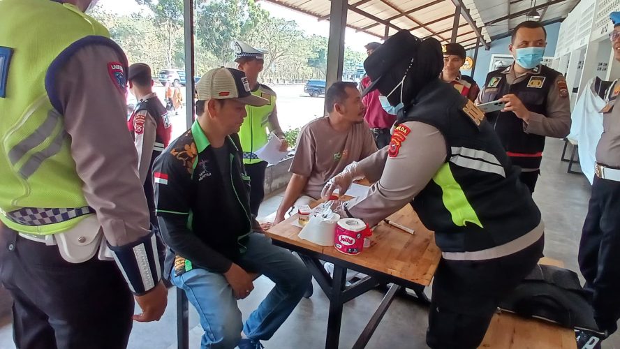 Hari Ke-6 Operasi Keselamatan Toba 2026: Polda Sumut Intensifkan Ramp Check Truk Dan Travel, Sopir Jalani Tes Urin