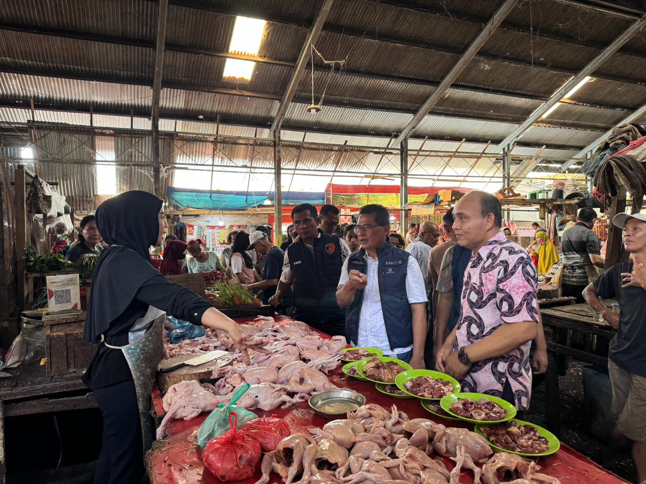 Cek Langsung Ke Pasar Sukaramai Dan Halat, Polda Sumut Pastikan Harga Sembako Terkendali