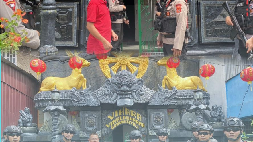 Pengamanan Humanis Brimob Warnai Perayaan Imlek 2026 Di Gunungsitoli