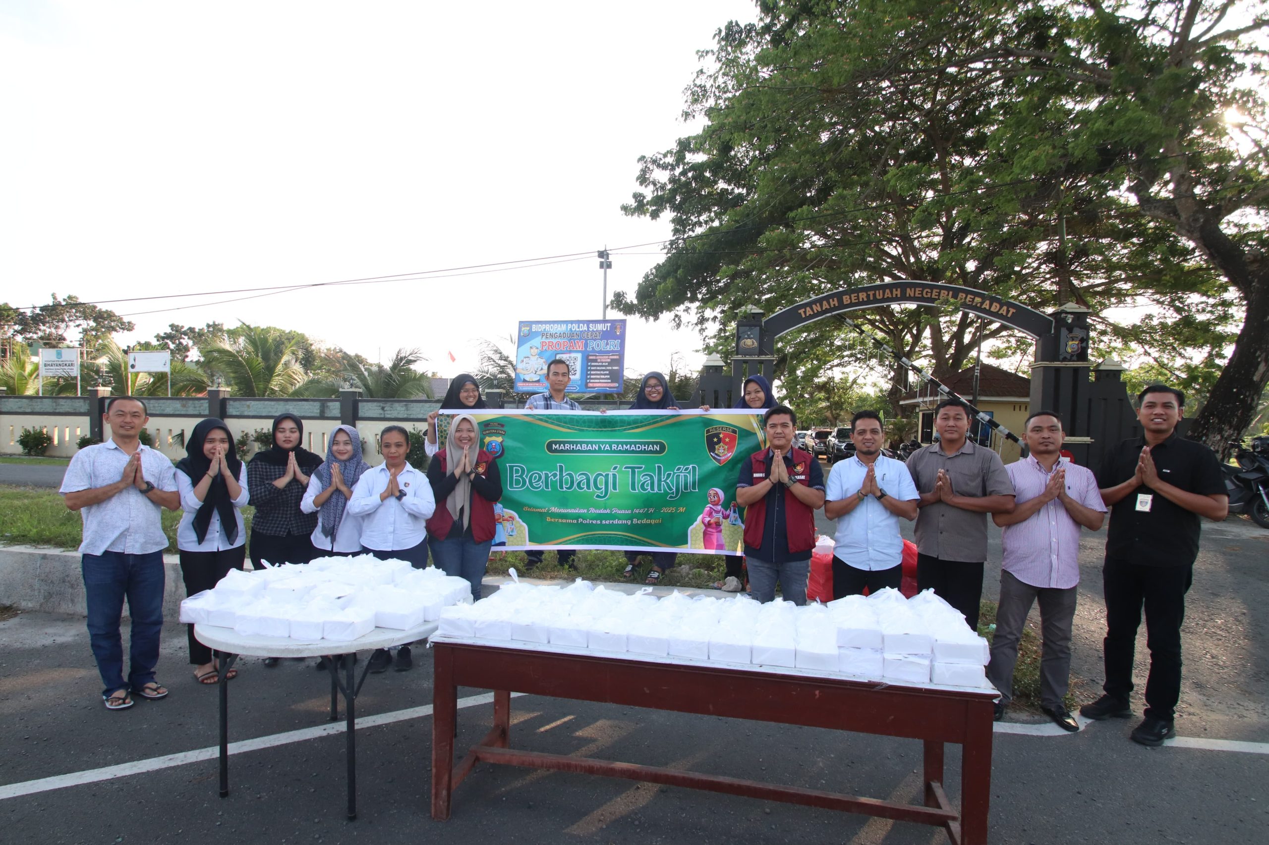 Sat Reskrim Polres Sergai Bagikan 150 Paket, Konsistenkan Berbagi Takjil Pada Bulan Ramadhan
