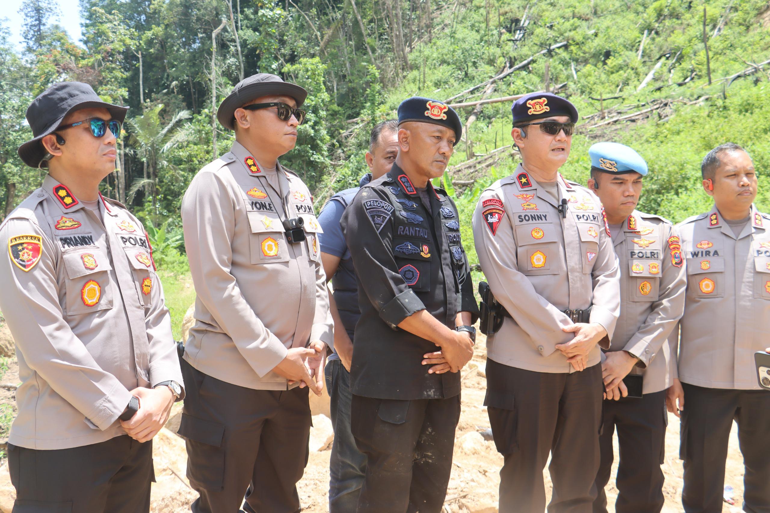 Polda Sumut Bongkar Tambang Emas Ilegal Beromzet Miliaran, 17 Orang Dan 14 Ekskavator Diamankan