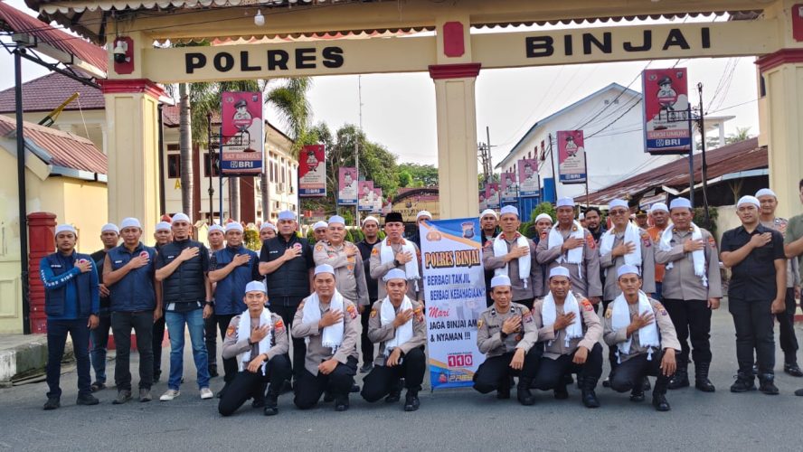 Team Pelayanan Polisi Sorban Putih Berbagi Takjil