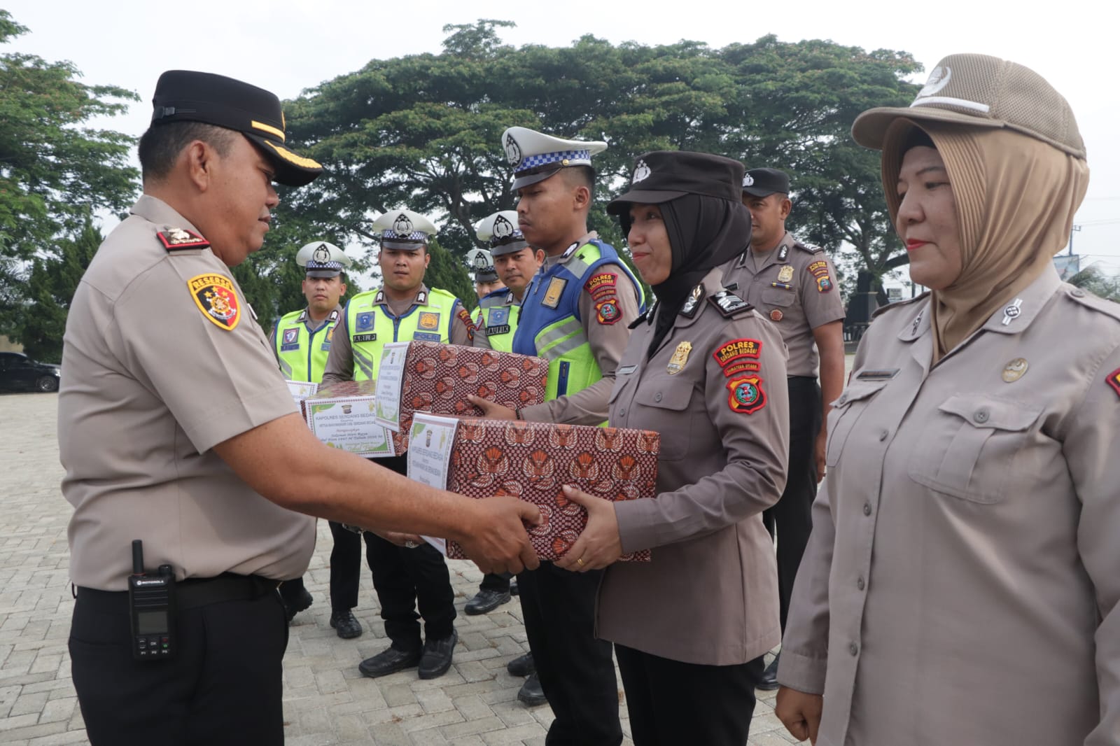 Polres Sergai Beri Apresiasi Kepada Anggota, PNS, Polri, Honorer Dan Insan Pers, Pesan Pimpinan: Jaga Kondusifitas Jelang Operasi Ketupat Toba 2026
