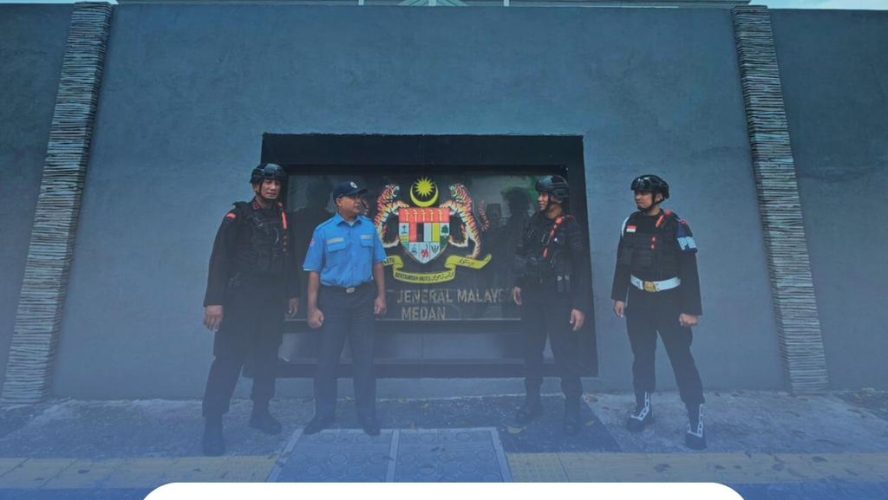 Brimob Sumut Lakukan Patroli Preventif Di Kantor Konsulat Asing Di Kota Medan