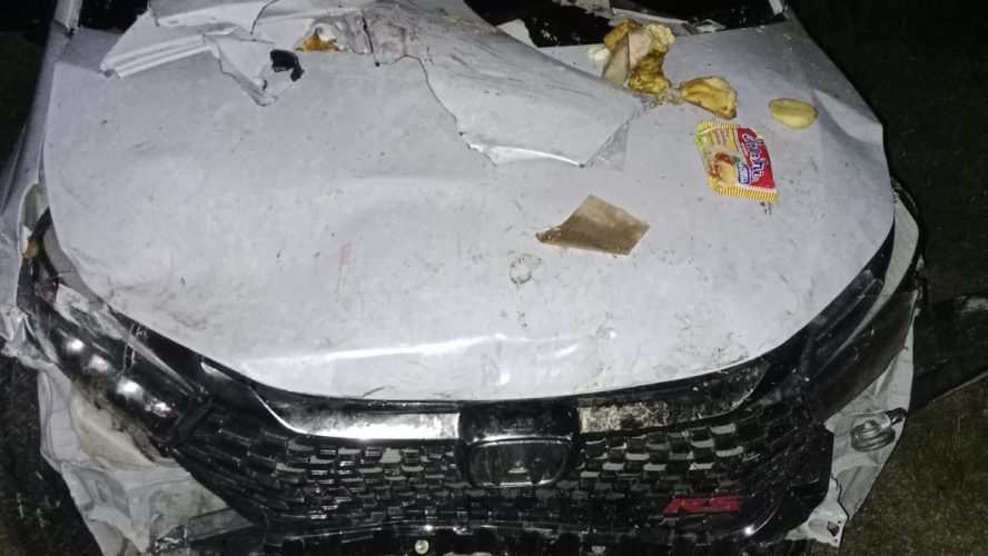 Diduga Kurangnya Berhati Hati Honda Brio BK 1796 RAA Menabrak Warung Di Tepi Jalan Lima Orang Luka Ringan