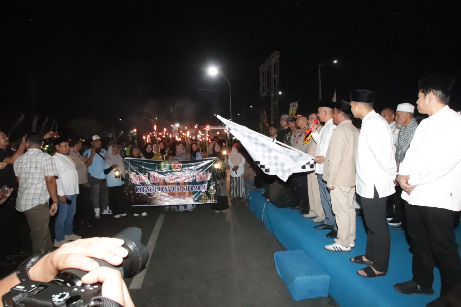 Pj. Sekda Provinsi Sumut Bersama Bupati, Kapolres Sergai Serta Forkopimda Laksanakan Pelepasan Pawai Takbiran