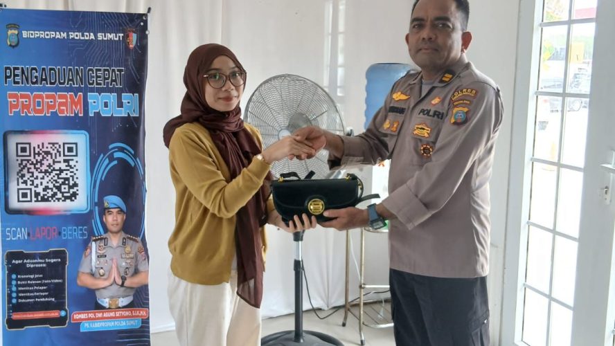 Petugas Pos Yan Polres Sergai Kembalikan Tas Hilang Warga, Isi Rp301 Ribu Utuh