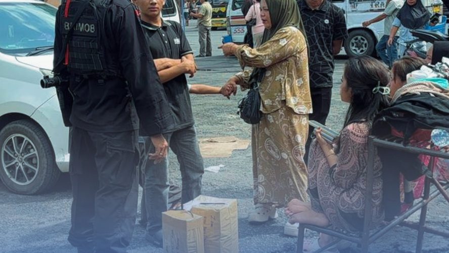 Sigap Dan Humanis, Brimob Sumut Kawal Arus Mudik Di Pelabuhan Dan Terminal Sibolga