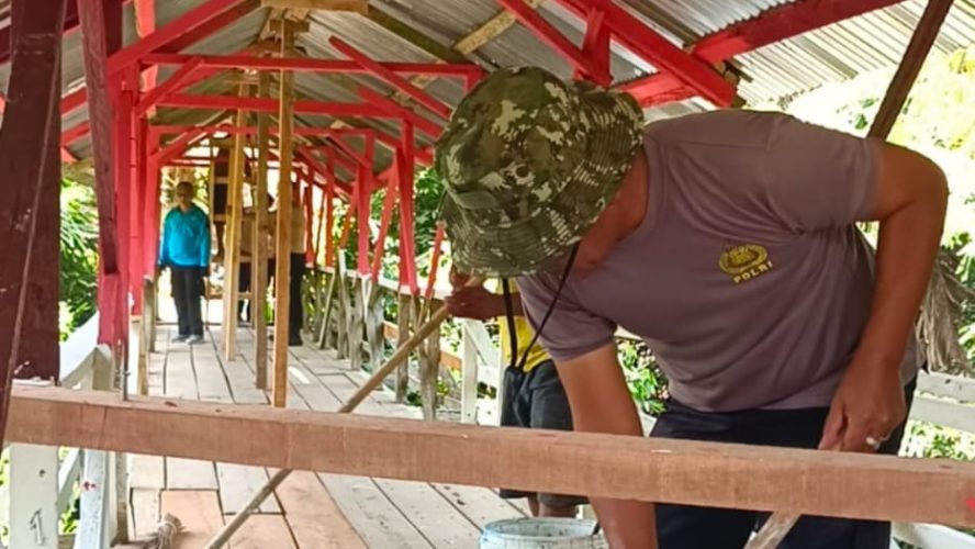 Dukung Akses Warga, Polresta Deli Serdang Laksanakan Renovasi Jembatan Presisi Merah Putih Kuala Sabah