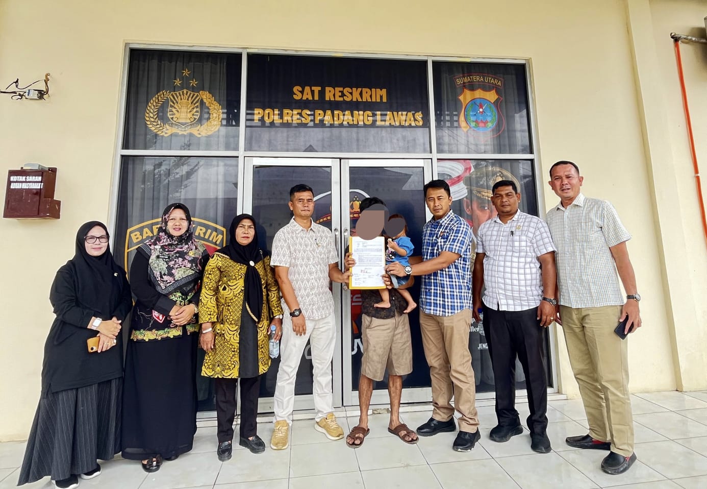 Balita Ditemukan Di SPBU Hutalombang, Sat Reskrim Polres Padang Lawas Berhasil Pertemukan Kembali Dengan Orang Tua