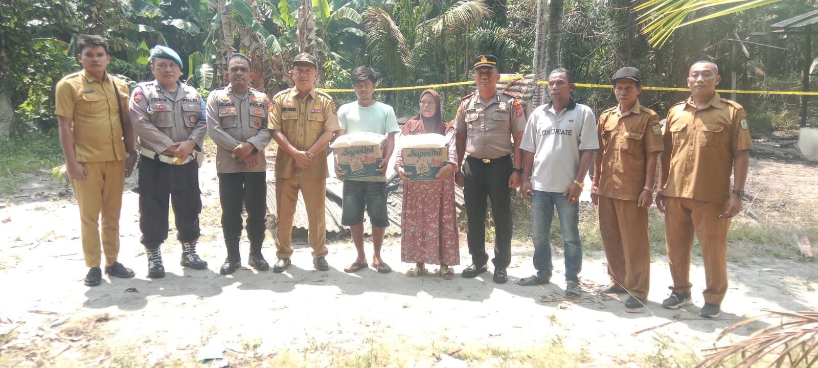 Polisi Tanggap Cepat, Polsek Teluk Mengkudu Polres Sergai Beri Dukungan Kemanusiaan  Bantu Korban Kebakaran Di Bogak Besar