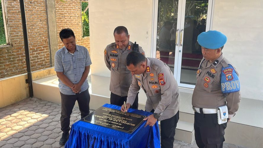 Kapolres Sergai Tanda Tangani Prasasti Mushola Al-Jabbar Polsek Sei Rampah