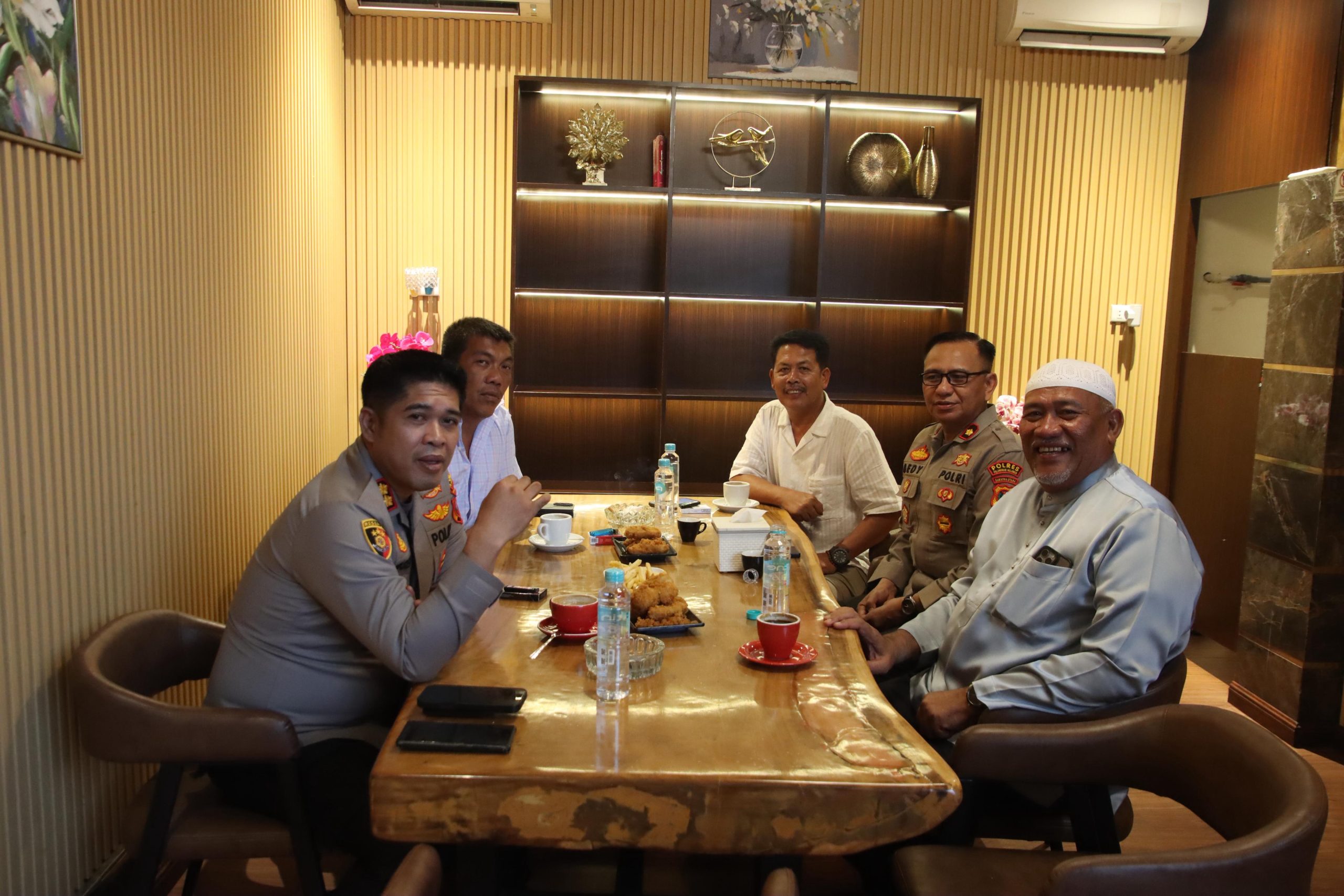 Kapolres Pelabuhan Belawan Silaturahmi dengan Tokoh Agama dan KBB, Perkuat Sinergi Jaga Kamtibmas