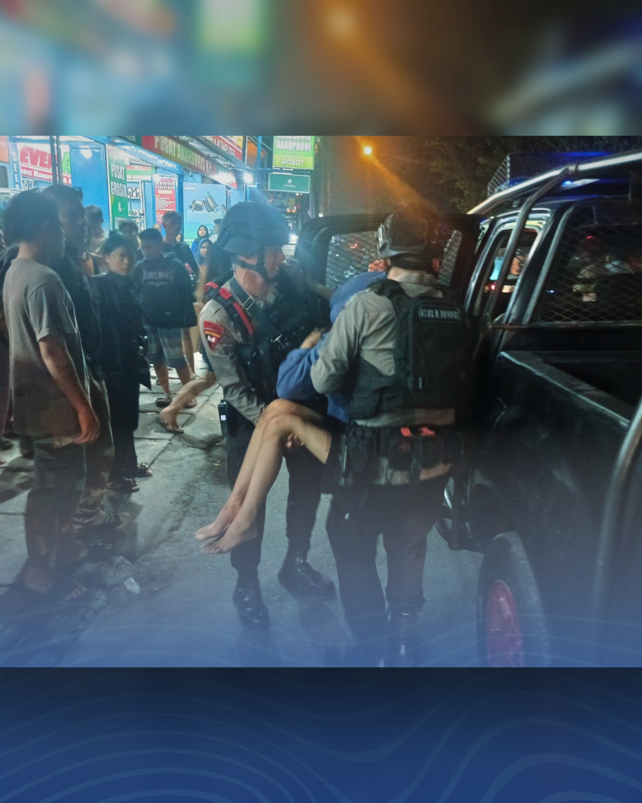 Gerak Cepat Patroli Brimob Polda Sumut Evakuasi Korban Laka Lantas Di Jalan William Iskandar