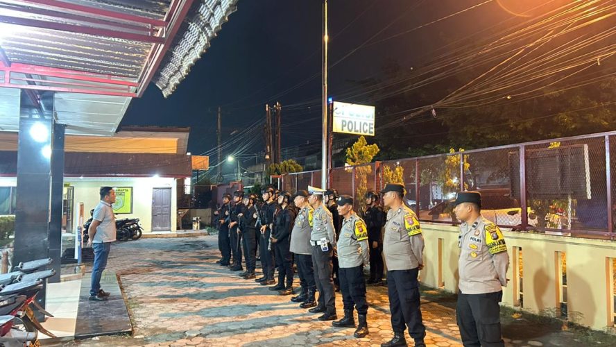 Patroli Skala Besar Brimob Polda Sumut Sisir Belawan, Sajam Hingga Miras Diamankan