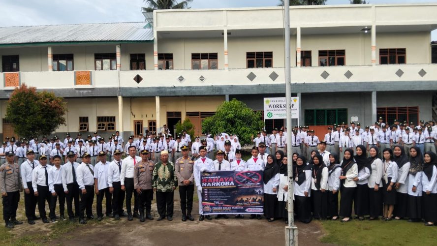 Kapolsek Dolok Masihul Ajak Siswa SMK Karya Utama Jauhi Narkoba Dan Geng Motor Saat Pimpin Upacara