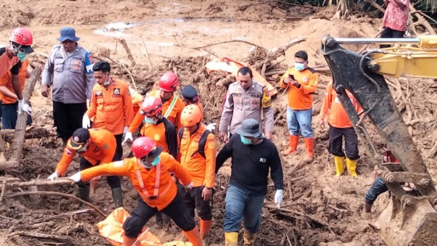 Bencana Tanah Longsor Terjadi Di Batangtoru Kabupaten Tapanuli Selatan