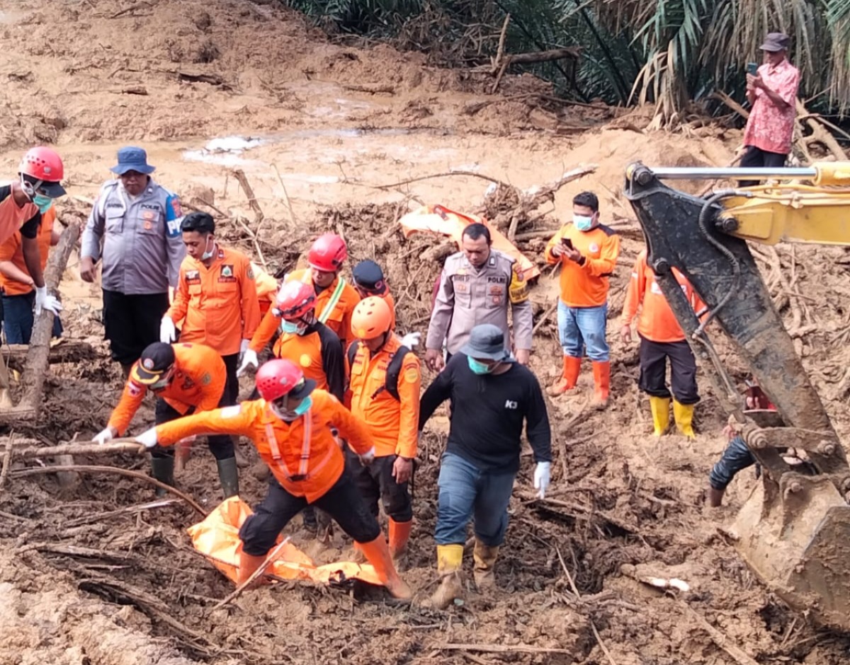 Bencana Tanah Longsor Terjadi Di Batangtoru Kabupaten Tapanuli Selatan