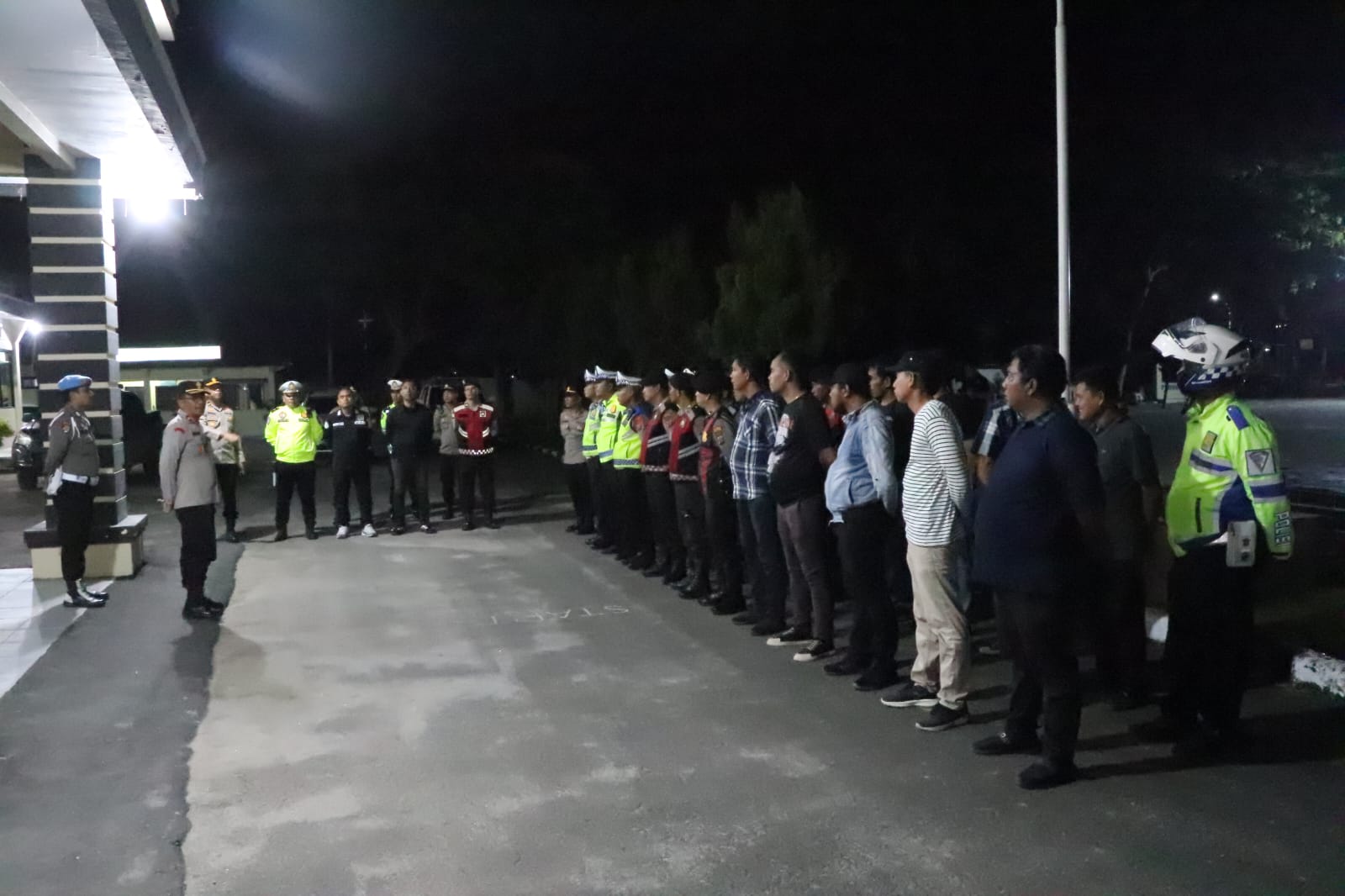 Blackout SUMBAGUT Hari Kedua, Kapolres Sergai Tinjau Langsung Patroli KRYD Di Kantor PLN Sei Rampah Dan Objek Vital