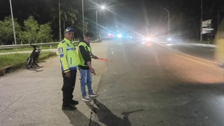 Kecelakaan Di Depan Tol Teluk Mengkudu, Dua Remaja Pengendara Motor Luka-Luka