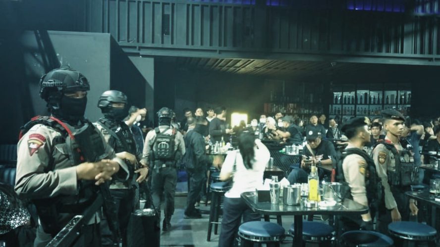 Sinergi Brimob Sumut Dan BNNP Sumut Perangi Narkoba, Dua Pengunjung Tempat Hiburan Malam Terindikasi Positif
