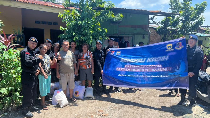 Brimob Polda Sumut Tebar Kepedulian Lewat Jumat Berkah Dan Minggu Kasih, Bagikan Sembako Hingga Makanan Gratis